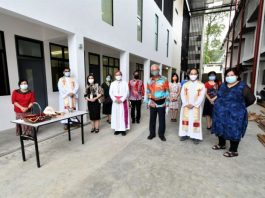 祝福聖德莉薩學校新落成的行政和教室大樓