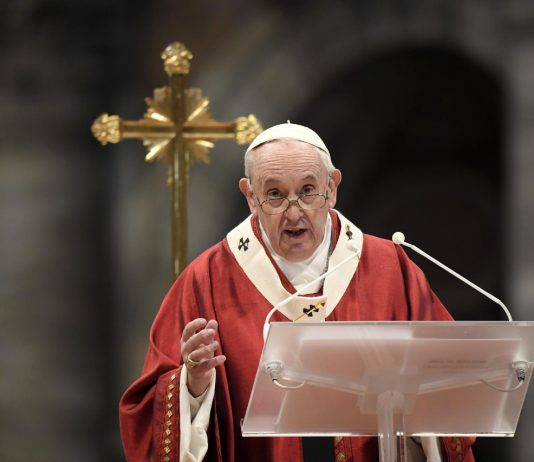 Pope on Pentecost: Open your heart to the Holy Spirit