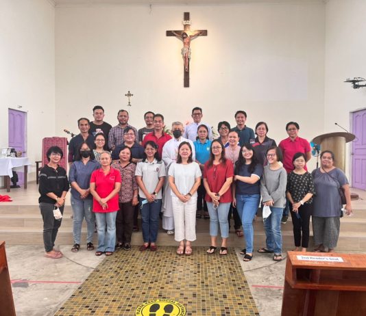 Renungan Guru Adat di Paroki Our Lady Queen of Peace, Sri Aman