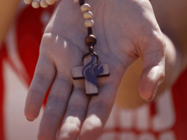 Pope asks for prayers for peace and for the Synod