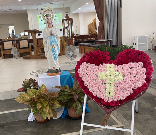 One Rose, One Heart, Offering Roses to Our Blessed Mother Mary