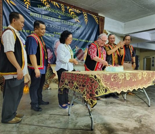 Parish celebrates 80th birthday of visiting priest Fr Josef Schmolzer with Mass and Dinner