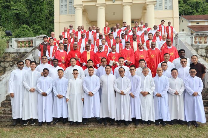 The-clergy-and-seminarians-at-College-General-Penang