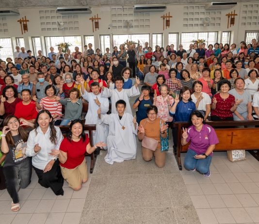 古晉肯雅蘭聖三堂華語將臨期退省