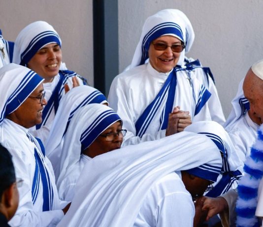 Pope’s Mission Day Message: Prayer keeps our ‘spark of hope’ alive