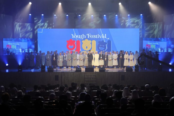 Religious sisters take the stage during the “Hee Hee Hee” Youth Festival in Seoul, engaging thousands of young participants with songs, testimonies, and performances celebrating consecrated life. Photo credit: Committee for Communications, Archdiocese of Seoul