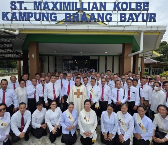 Rekoleksi Pelayan Komuni Bukan Lazim Gereja St Ann