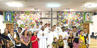 Perjalanan Salib arrives at Holy Family Church, Lapok