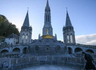 Pope writes to French Bishops on education, abuse, and liturgy