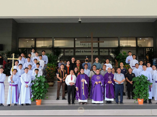 Handover of Perjalanan Salib from St Ann’s Parish, Kota Padawan to St Stephen Bau