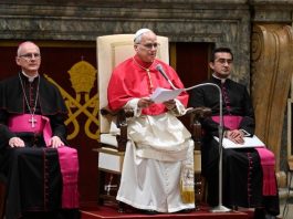 Pope urges new ambassadors to contribute to ‘greatly-needed peace’