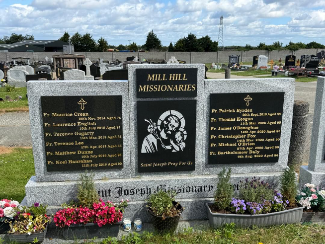 fr noel grave stone