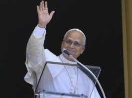 Pope: Even in our darkest moments, Jesus does not abandon us